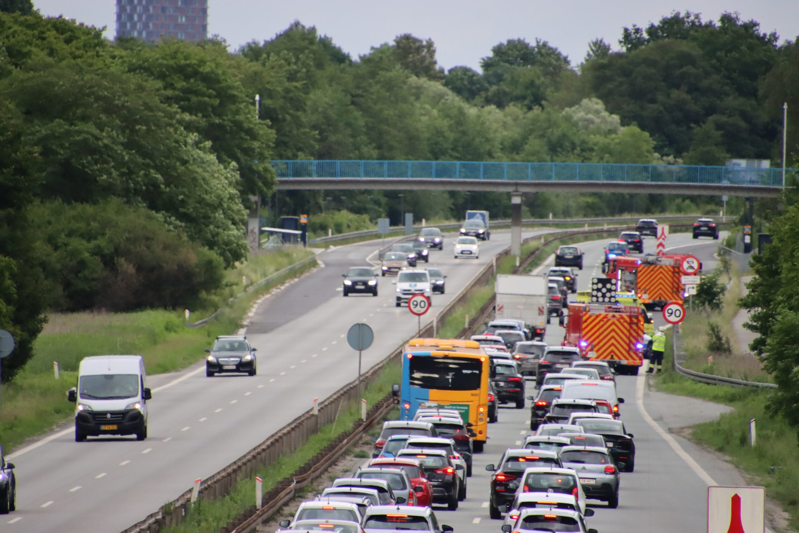 Uheld på tilkørsel skaber kaos på motorvej