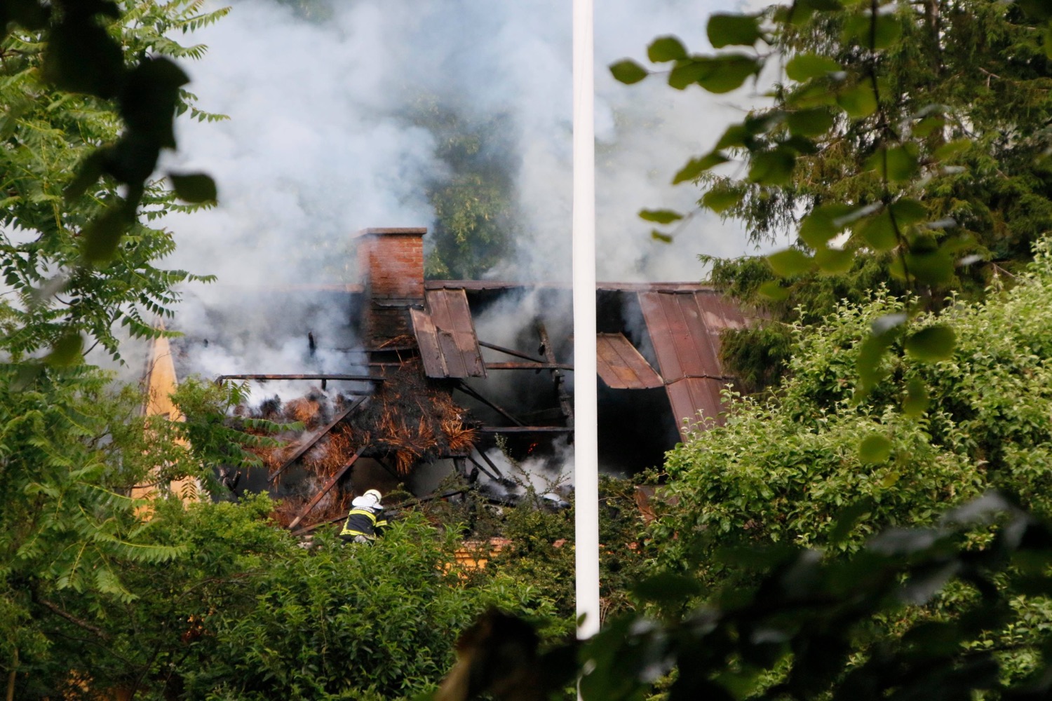 BRAND EFTER LYNNEDSLAG | Presse-fotos.dk