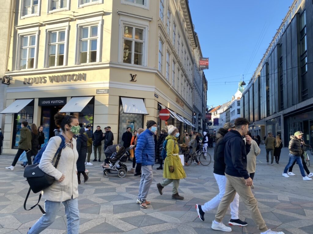 Mange mennesker Strøget i København - Presse-fotos.dk
