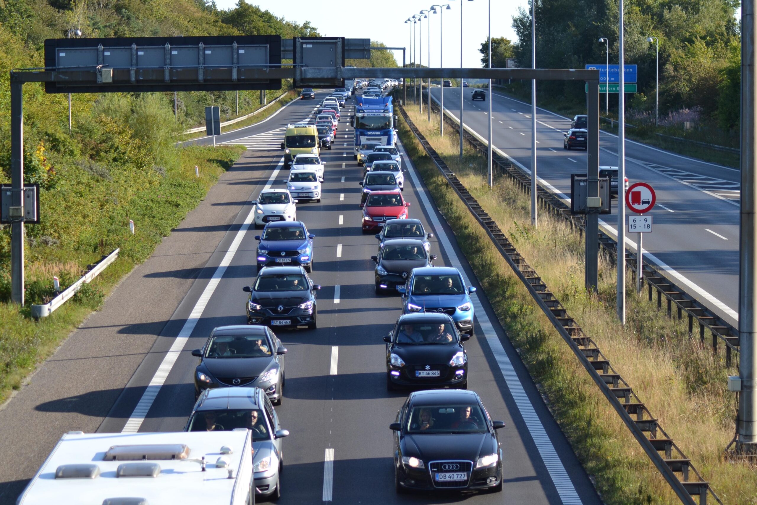 Trafik Kaos Ved Limfjordstunnelen Lastbil For Høj