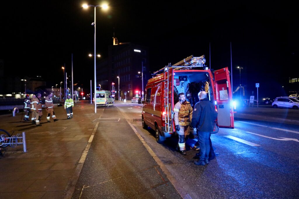 Redningsaktion: Mand Faldet I Havnen I Aarhus - Presse-fotos.dk