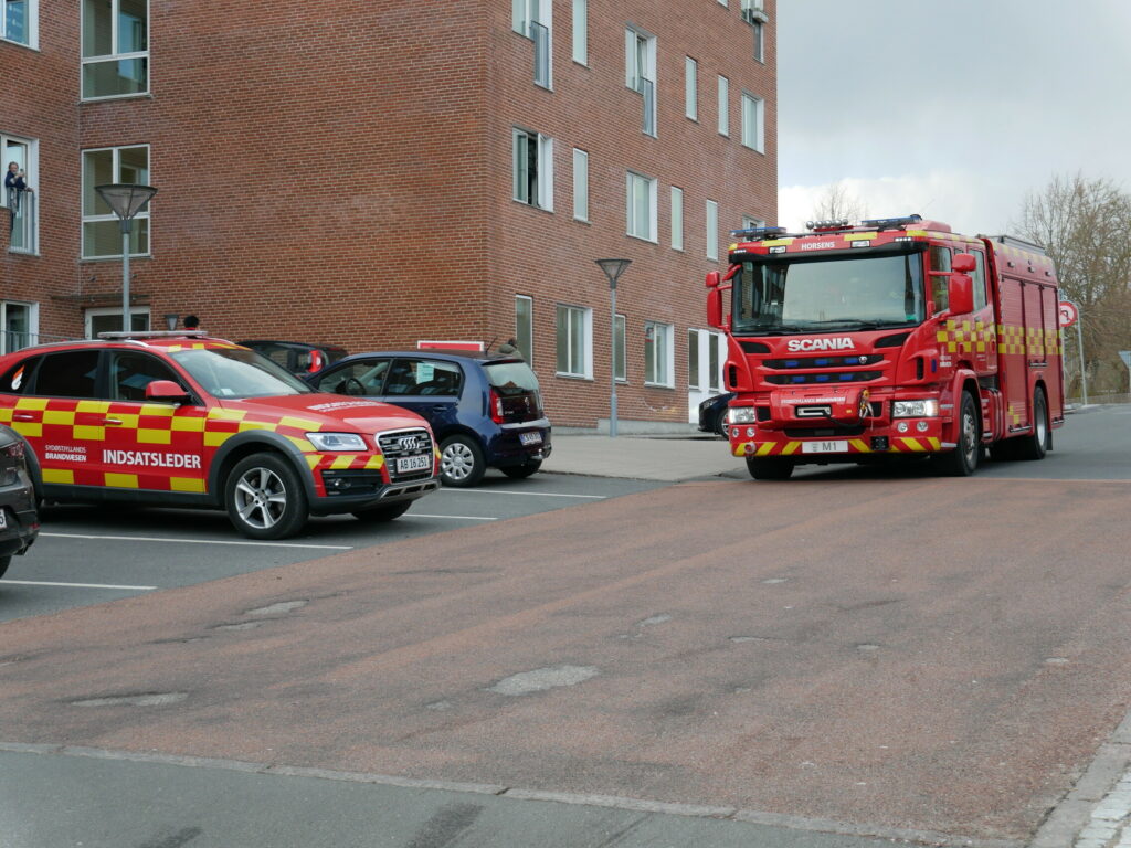 Beredskabet Rykkede Ud Til Brandalarm - Presse-fotos.dk