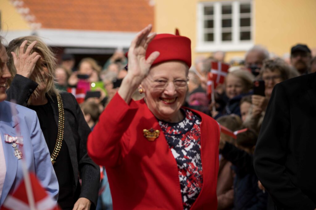 Sydamerika fly Portico Dronningen indvier udstilling i Skagen - Presse-fotos.dk