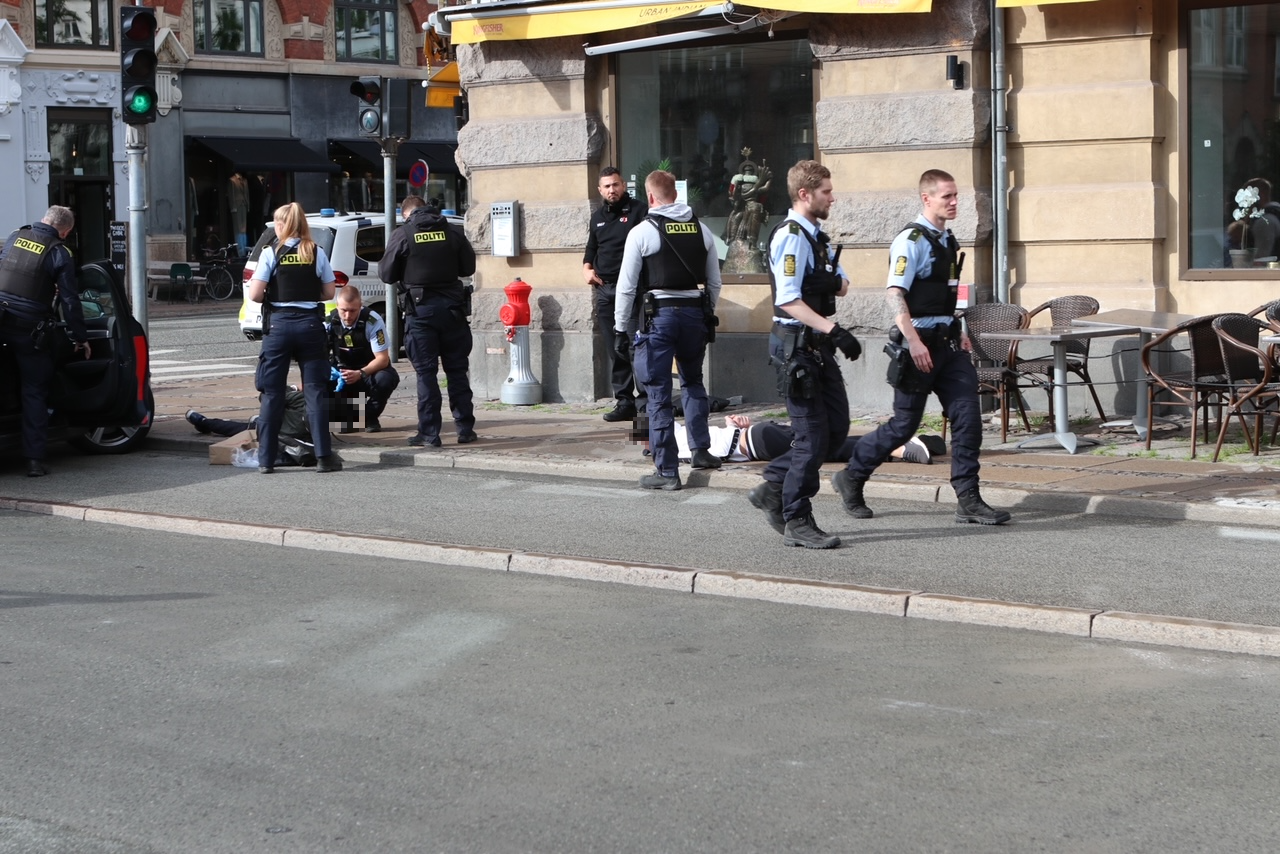 To grupperinger i slagsmål på Strøget