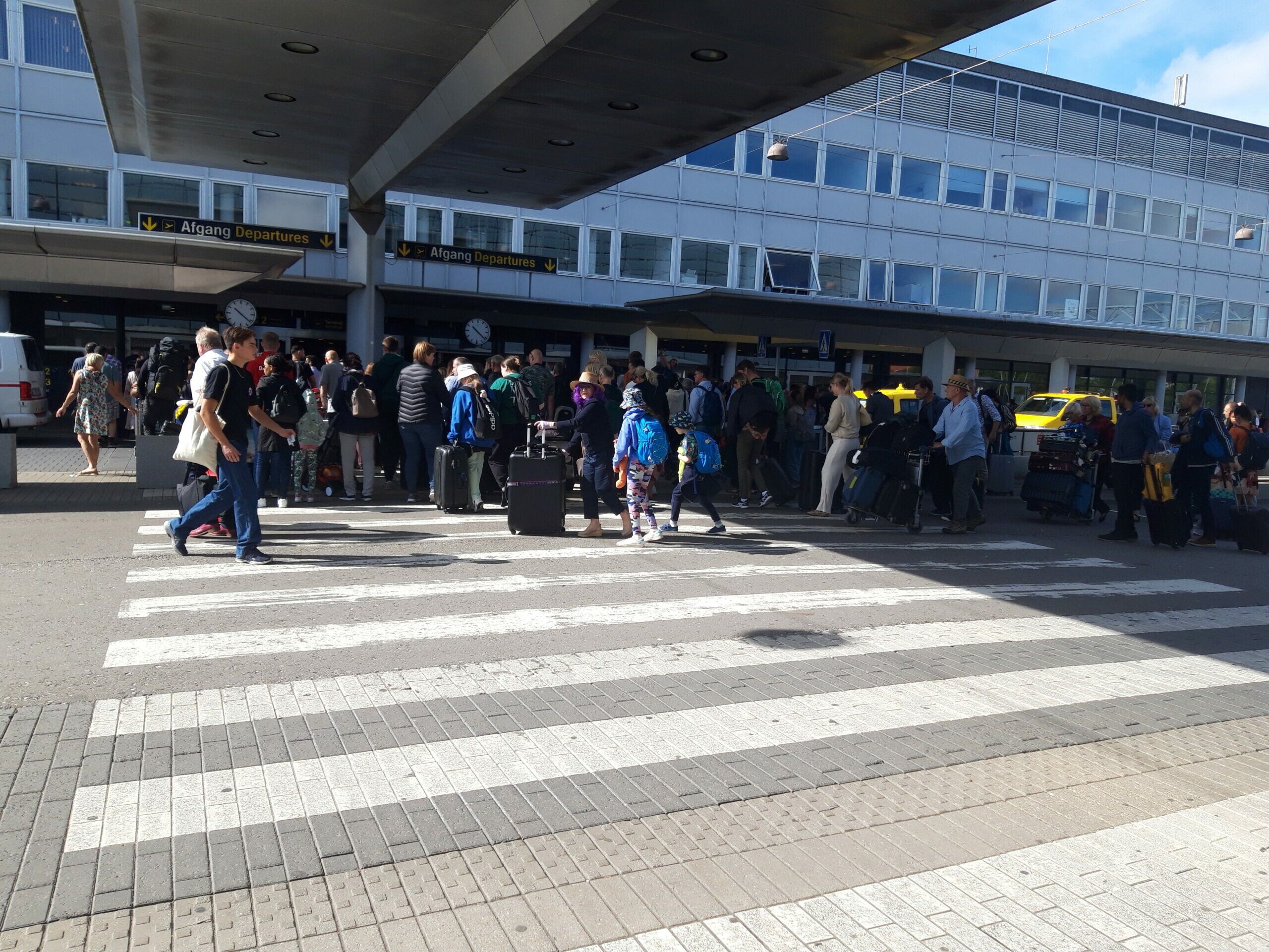 Bombealarm i lufthavn er afblæst - mand sagde 'bombe' for sjov