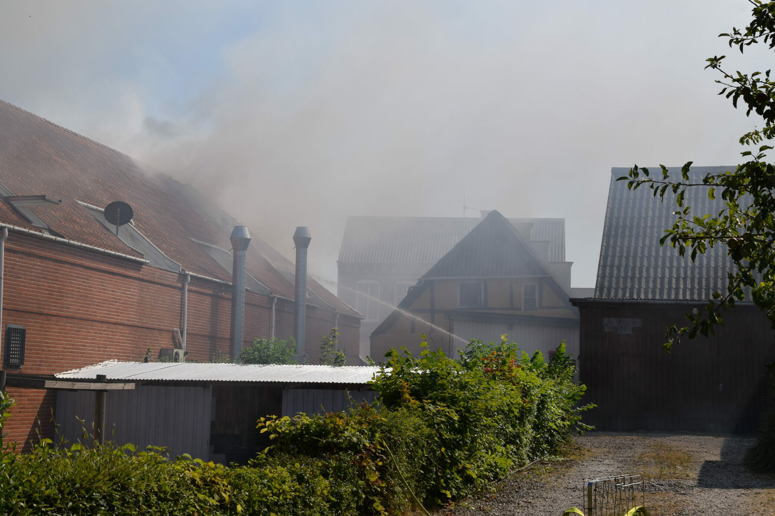 Se Video: Kæmpe Brand I Etageejendom