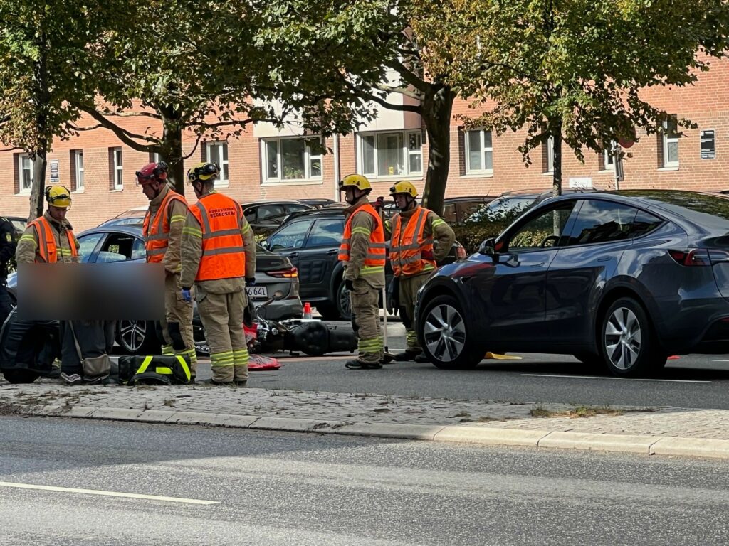 ristet brød blanding Gud Færdselsuheld i København: Motorcykel og bil støder sammen - Presse-fotos.dk