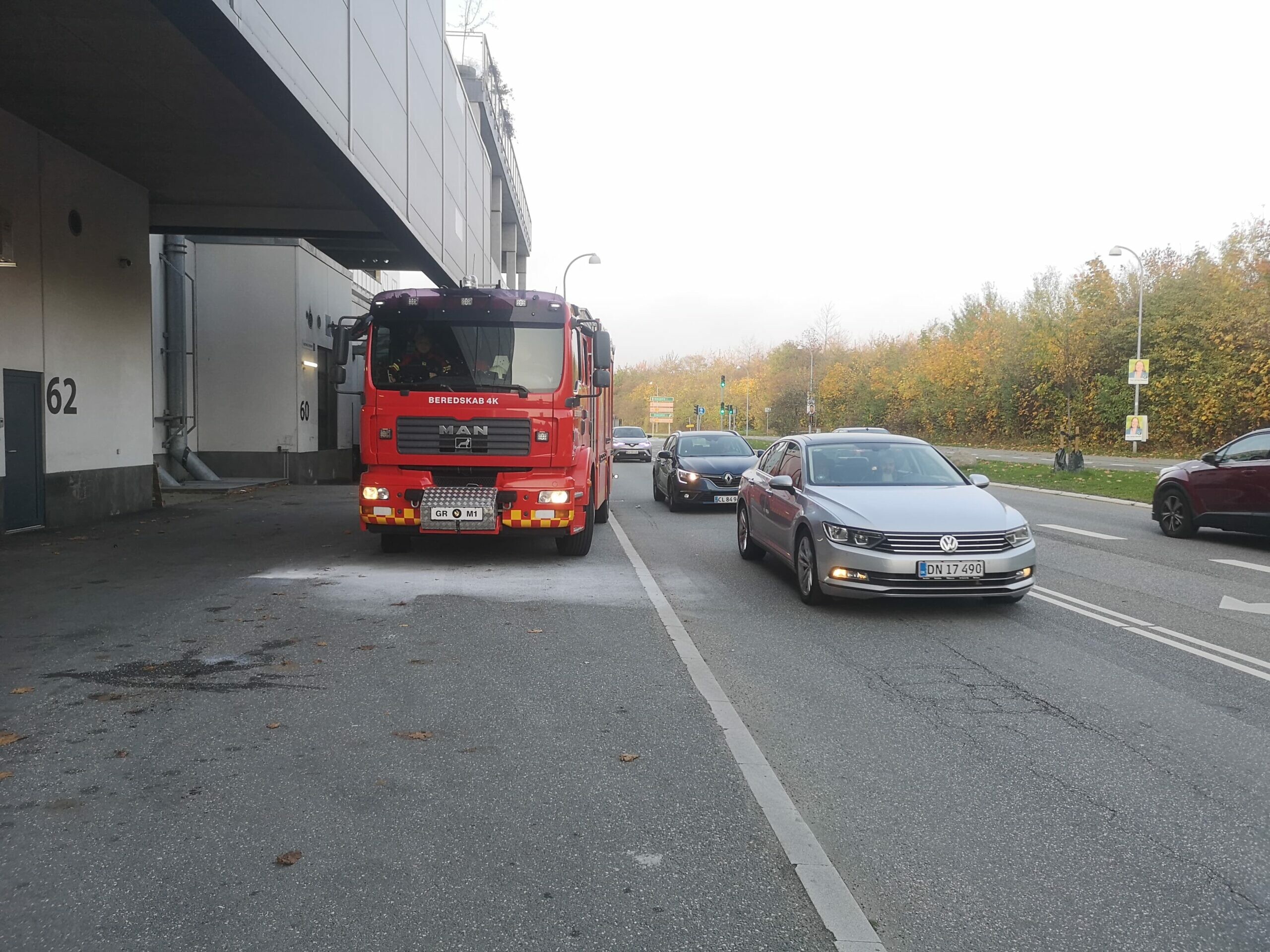 Brandvæsnet Rykker Ud Til Brand I Bil