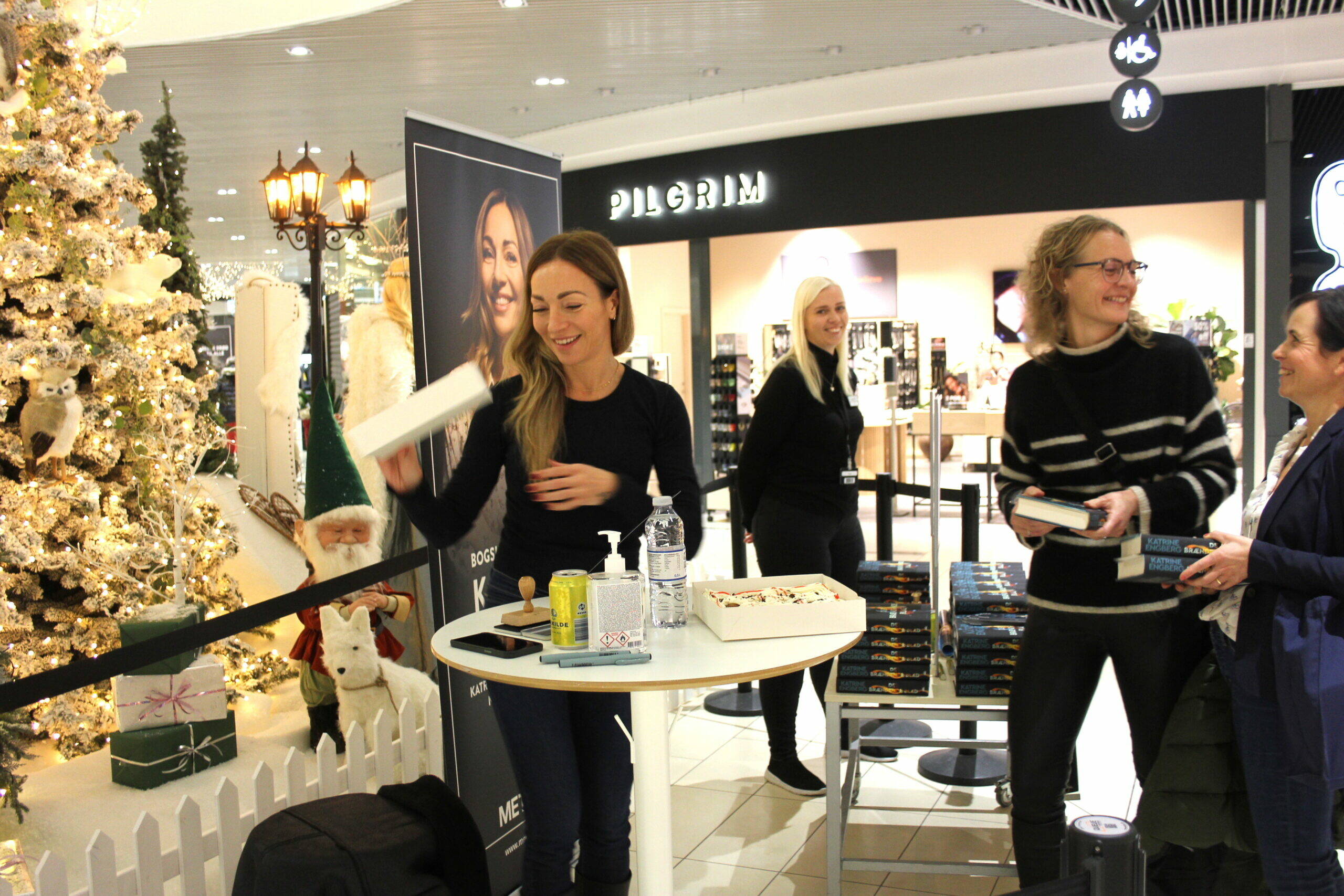 Hjørring Pressefotos.dk med til bogreception med Katrine Engberg