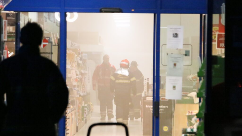 Brandvæsnet på udrykning til Lidl-butik