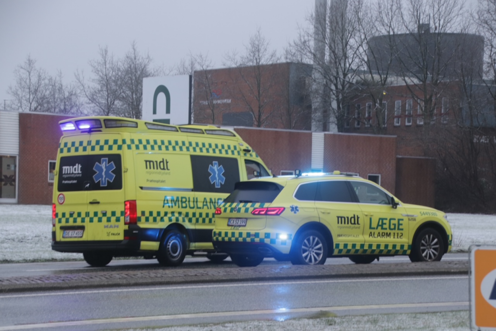 Person Kørt Til Hospitalet Efter Frontalt Sammenstød Med Lastbil