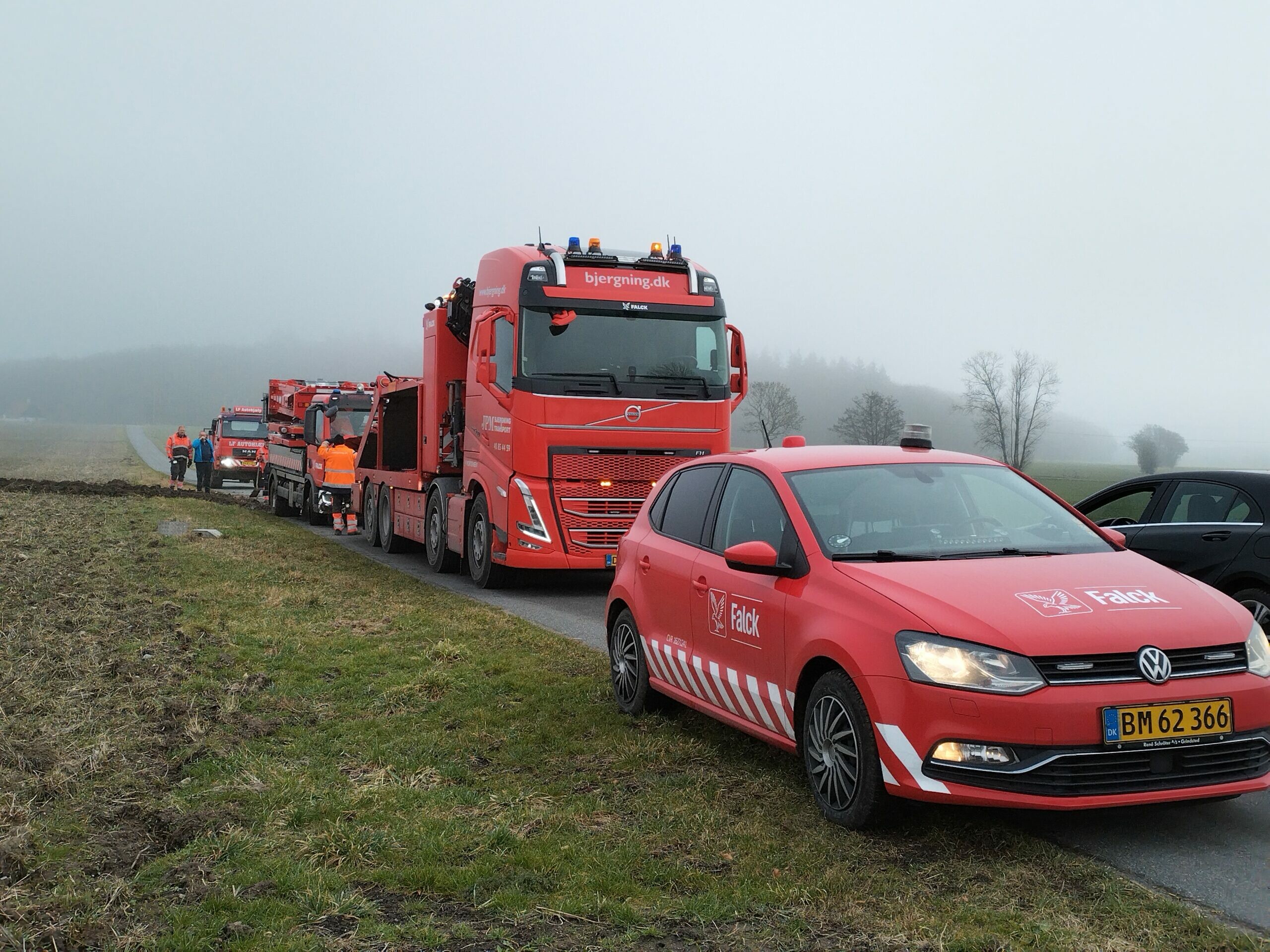Se fotos Falck måtte have hjælp af Falck