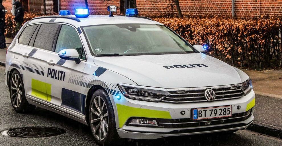 smugling Højde Pil 41-årig bilist i solo-uheld: Stak af fra politiet på el-løbehjul -  Presse-fotos.dk