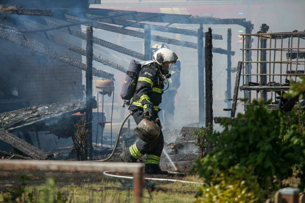 Brand I Carport Spredte Sig: Skur Er Brændt Ned