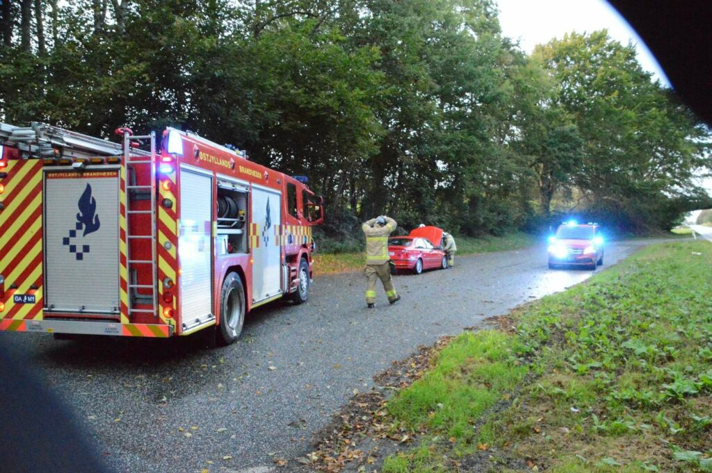 Østjylland: Brandvæsenet Rykker Til Bilbrand