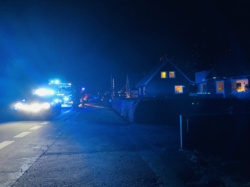 Onsdag aften er der udbrudt brand i et hus på Møllevangen i Rønne. Derfor er brandvæsnet rykket ud til villavejen. 