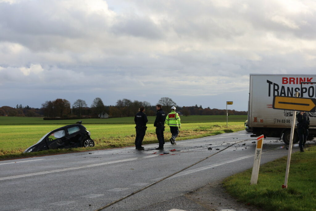 Helikopter Til Stede Tre Personer Kommet Til Skade 