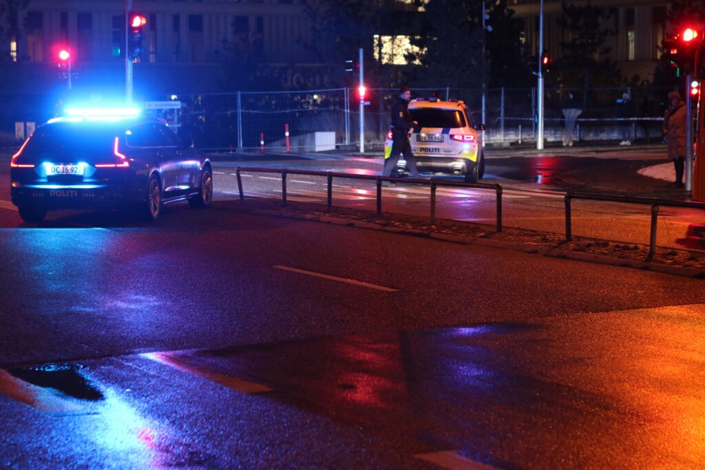 Politiet Rykker Massivt Ud Ved Hospital: Melding Om Knivstikkeri