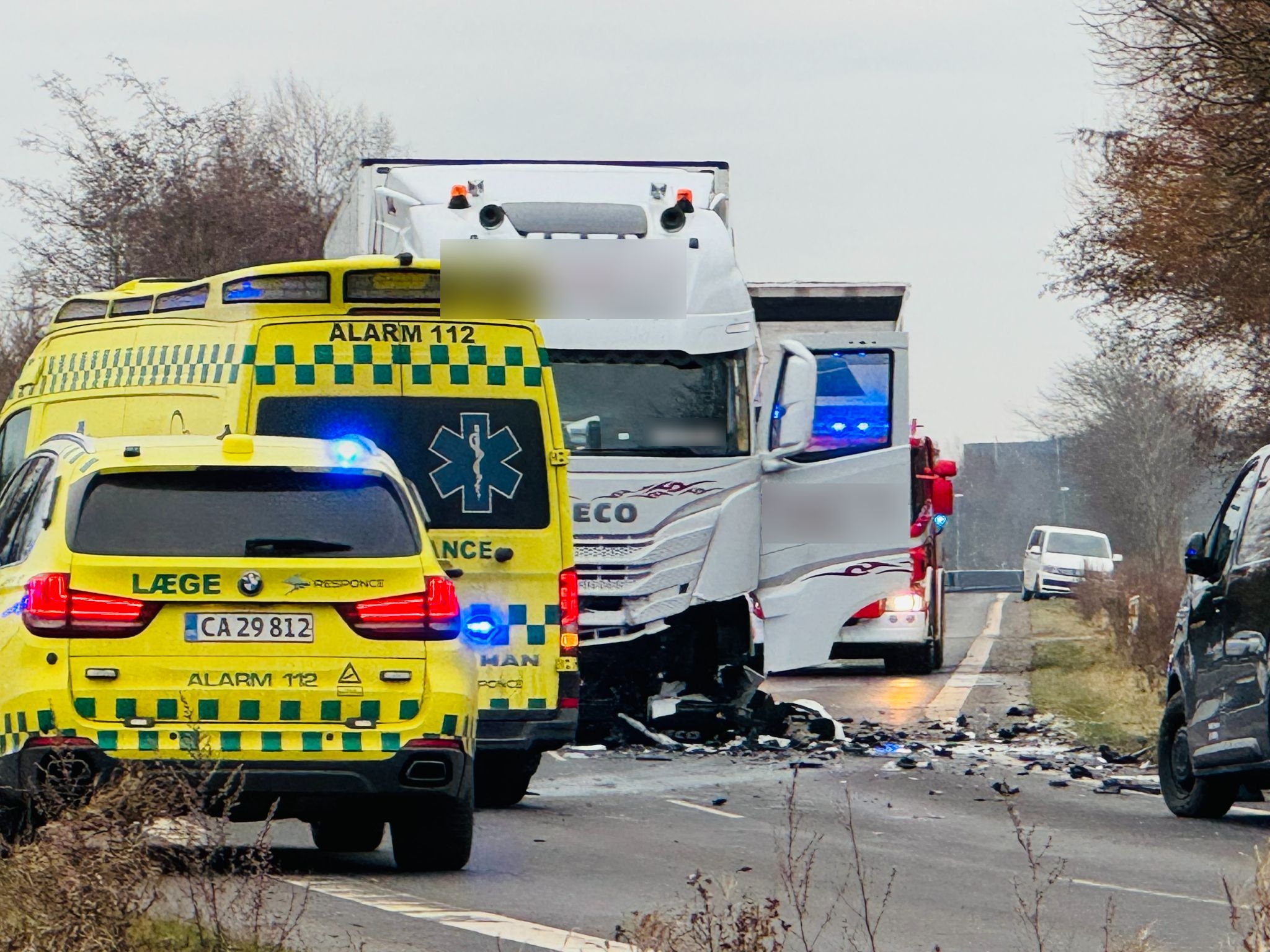 Lastbil Og Personbil I Alvorlig Ulykke Lægehelikopter Landet 