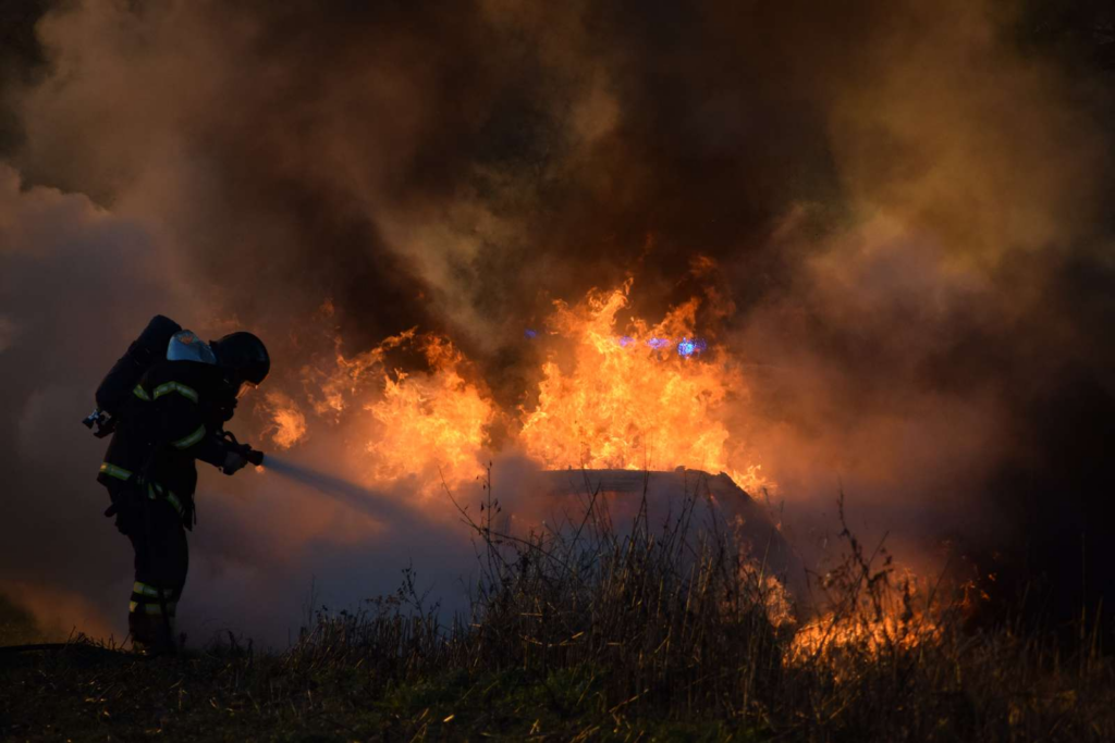 Brandvæsenet Rykker Ud Til Voldsomme Flammer