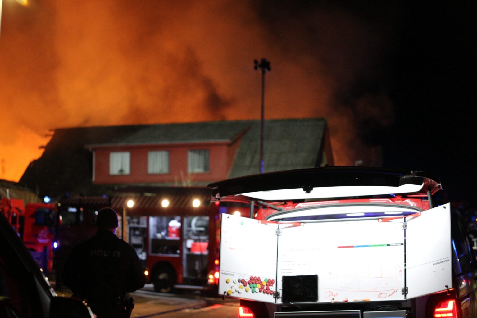 Der Meldes Om Fem Meter Høje Flammer Voldsom Brand Lige Nu