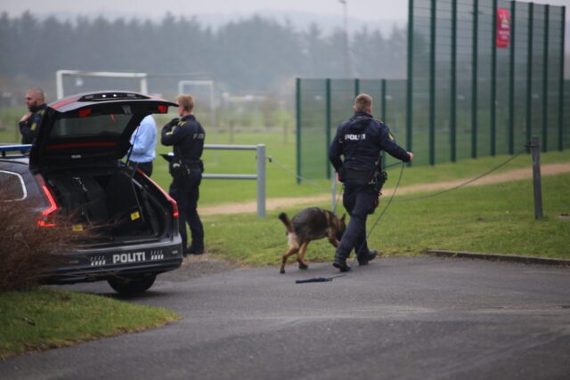 Fanget af politihund: Smed koben fra sig foran politiet