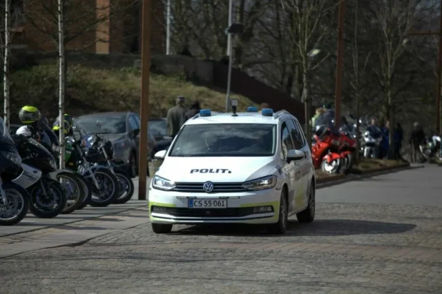 Vanvidsbillist på fri fod: 10 børn springer for livet