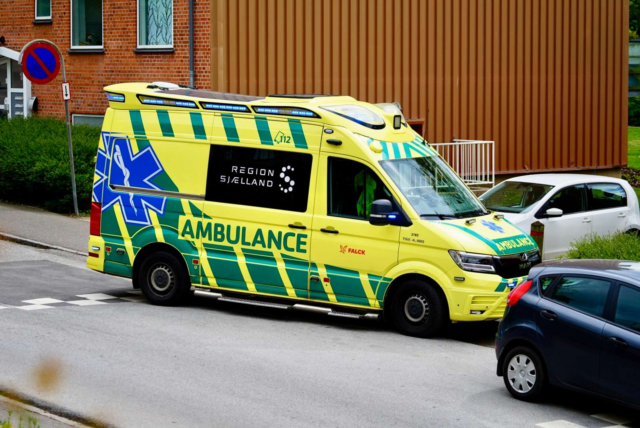 Ambulance og redningsmandskab rykker til adresse i Næstved