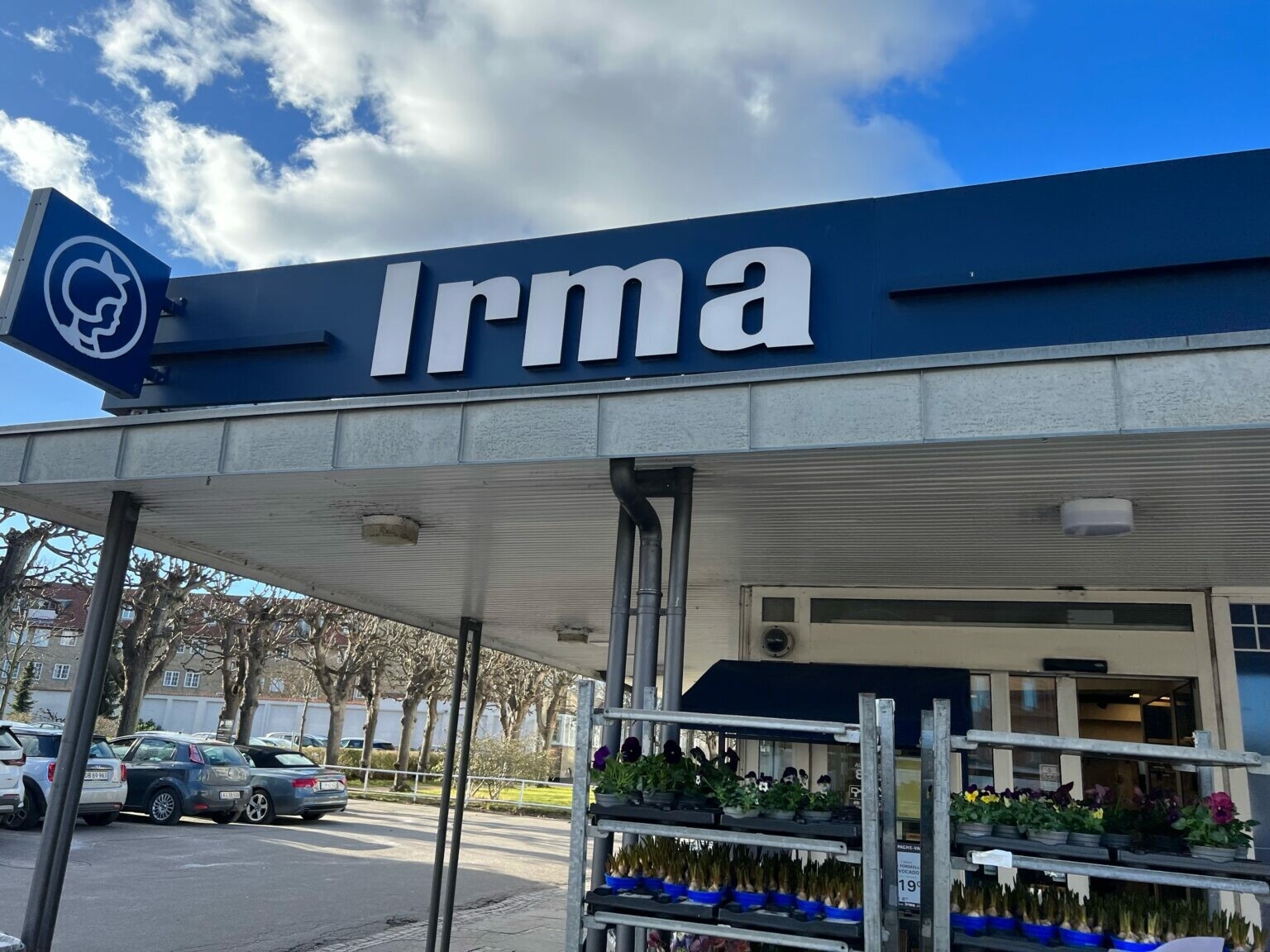 Irma facade