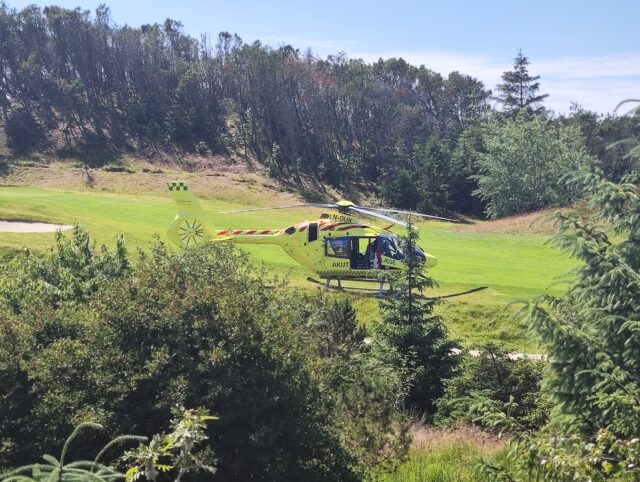 Voldsomt: Redningshelikopter haster ud til golfbane