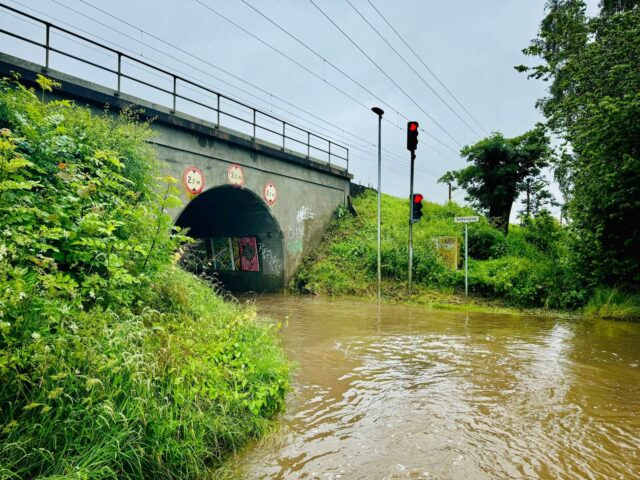 Tunnel ved togstation helt oversvømmet