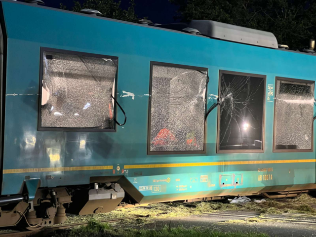 Passagertog brager ind i traktor: Derfor skete  voldsom togulykke