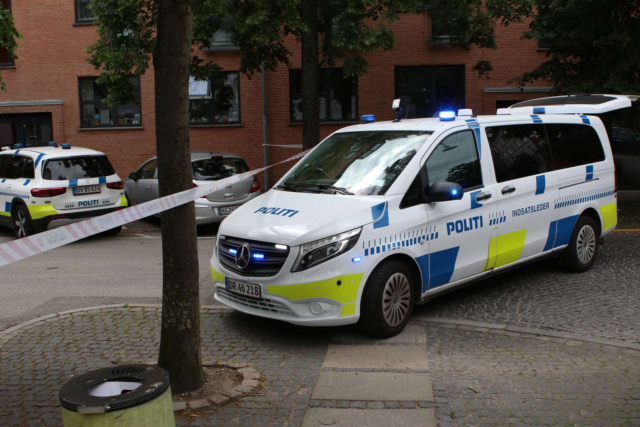 Teenager stukket ned med kniv på Vesterbro: Gerningsmand på fri fod