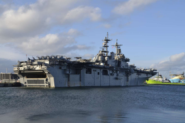 Kæmpe amerikansk krigsskib lægger til i Danmark