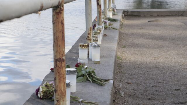 Ung student forsvundet: Nu bliver der lagt blomster og tændt lys