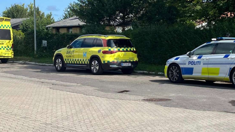 Spar-købmand omringet af ambulancer: Lægehelikopter lander