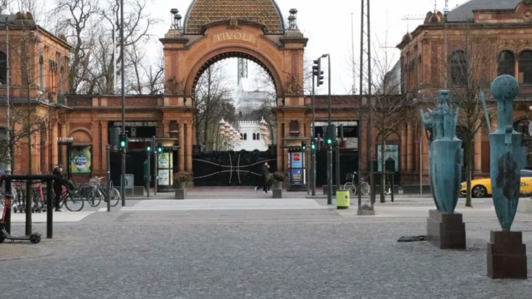 Indgang til Tivoli. En ikonisk forlystelsespark.