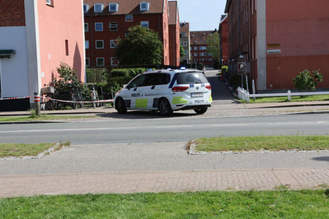 Blodig mand skriger efter hjælp på gaden