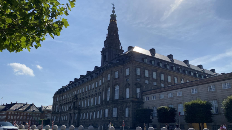 Pernille Rosenkrantz-Theil sad for første gang i Folketinget på Christiansborg i 1999.