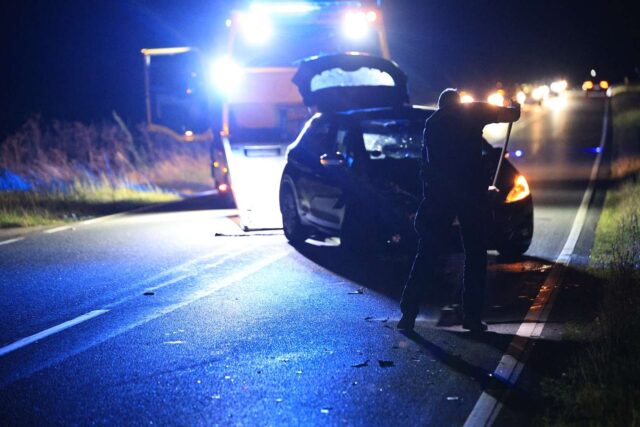 Ambulancer bringer kvæstede på hospitalet efter kollision