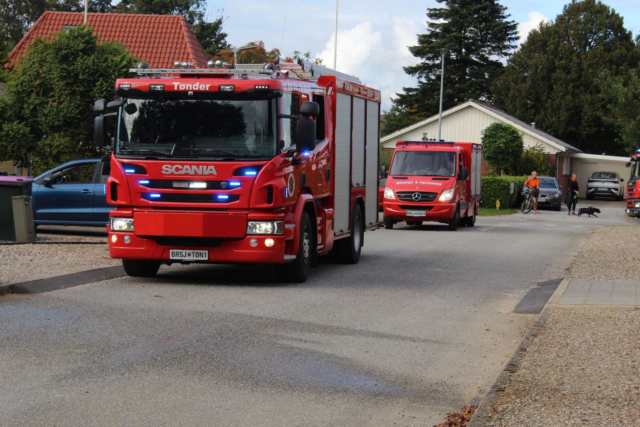 Stille villavej fyldt med udrykning: Foruroligende melding