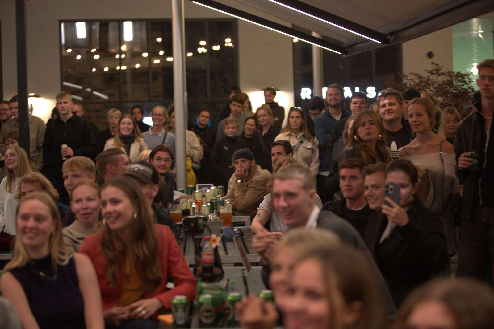 Mange mennesker var mødt op til den sidste torsdagskoncert på Amager.