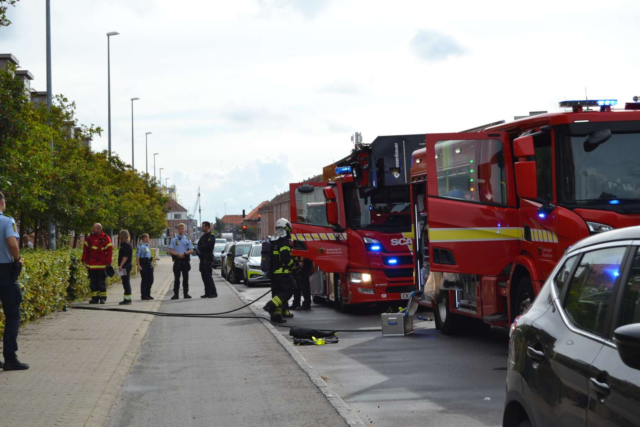 Brandvæsenet rykker stort ud: Brand i lejlighed