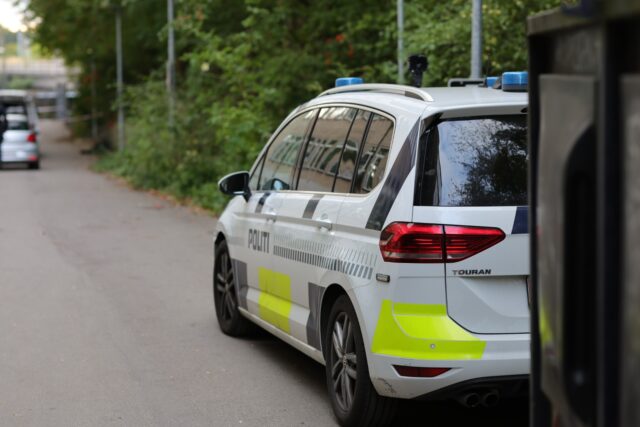 Politi påkører dreng på løbehjul: ‘De skal bare flytte sig’