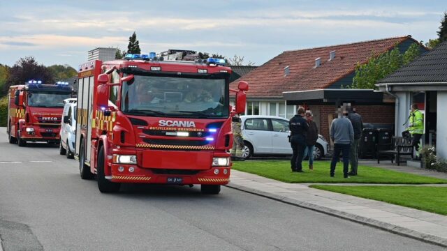 Udrykning til villakvarter: Melding om brand i hus