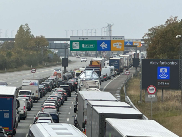 Storebæltsbroen spærret: Bilbrand lukker broen