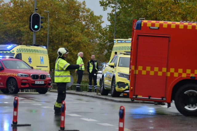 Flere ambulancer haster til alvorligt uheld