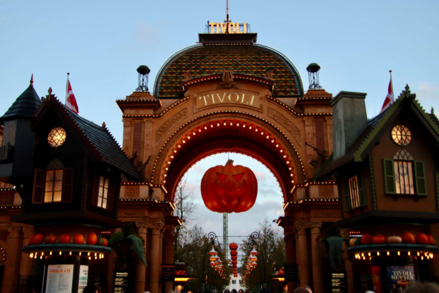 Tivoli Halloween: Magi og mystik i den gamle have