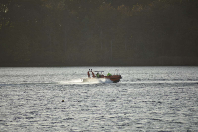 Kvinde fundet i havet: Stor redningsaktion i gang