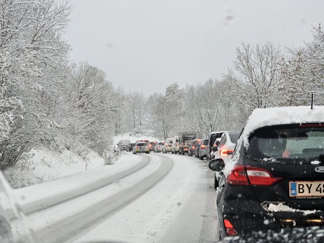 Uheld skaber massiv kø